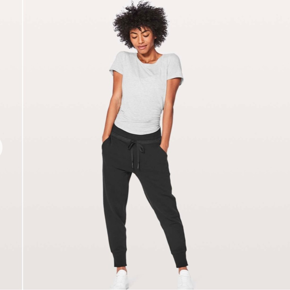 lululemon Press Pause Jogger 25.5”. Black.